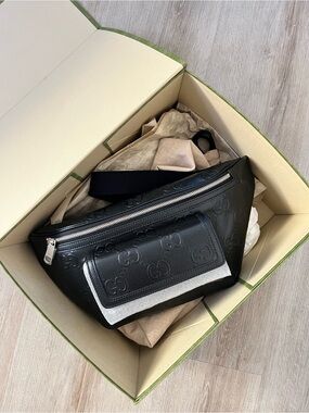 NEW GUCCI Jumbo GG Embossed Black Leather Belt Bag